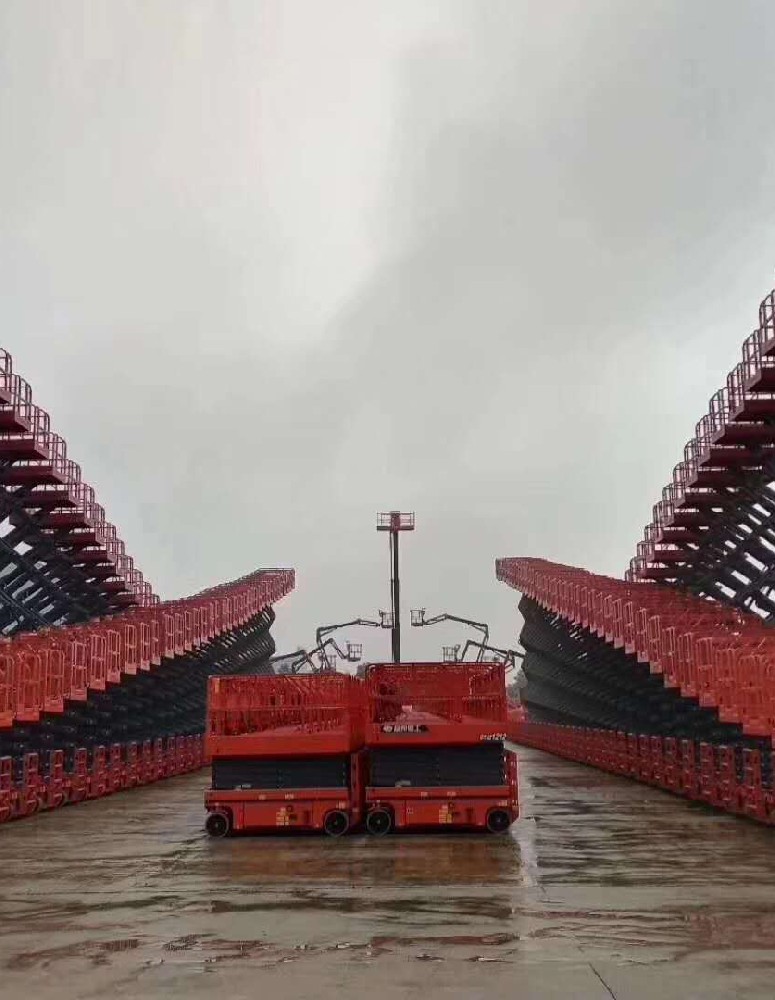 剪叉式高空作業(yè)平臺(tái)